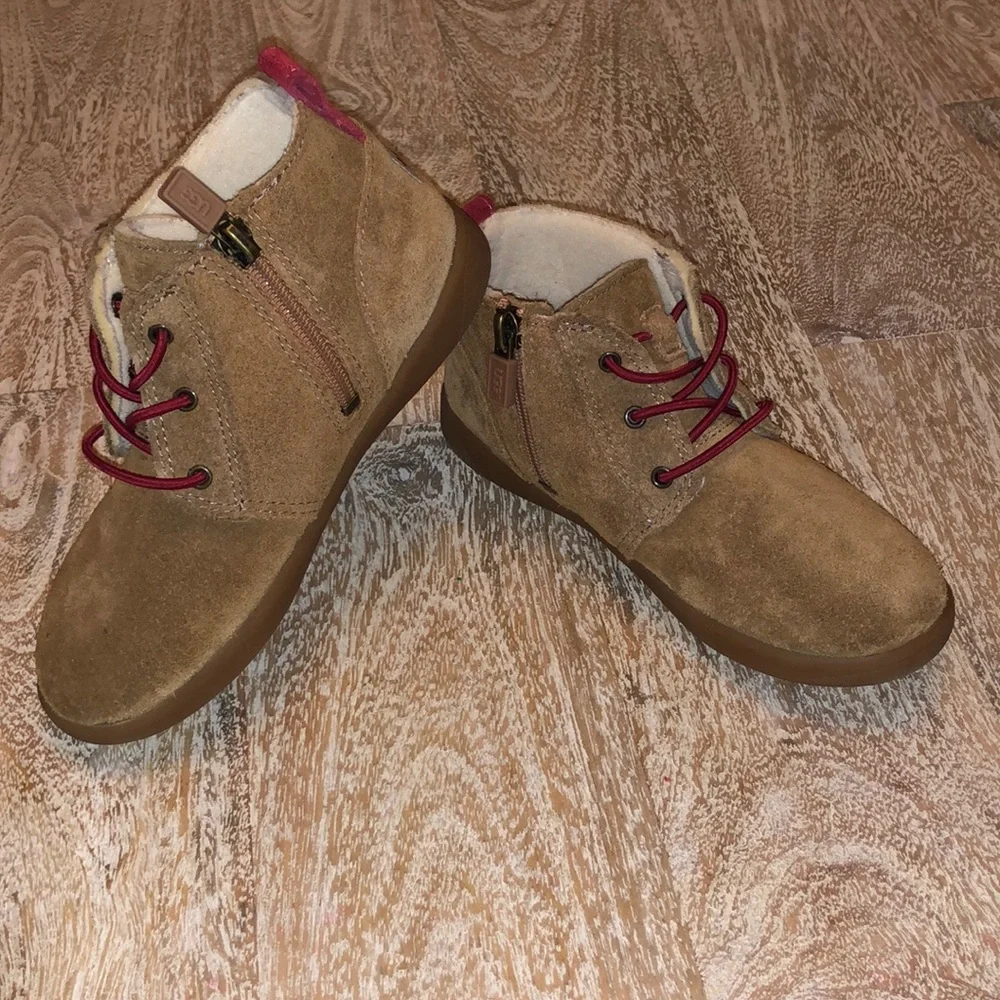 Ugg Kristjan chestnut boots red shoes laces 12